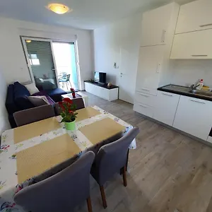 https://apartment-deluxe-nin.hotelinzadar.com